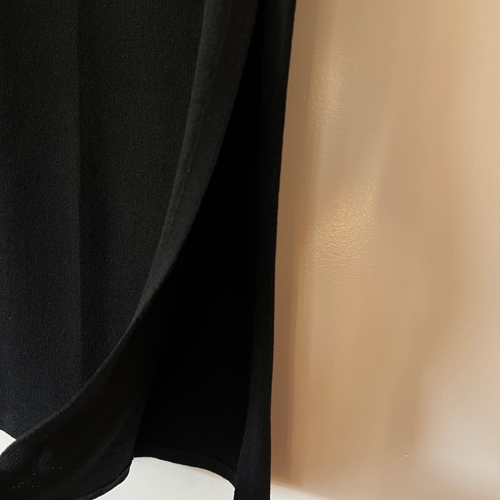 St. John Basic Classic Black Wool Skirt - Picture 10 of 10